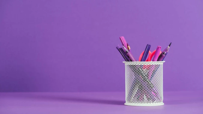 Comparación de bolígrafos grabados e impresos: ¿cuál elegir para su empresa?