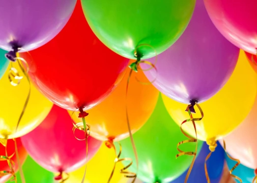 ¿Qué globos publicitarios funcionan mejor en ferias y eventos al aire libre?