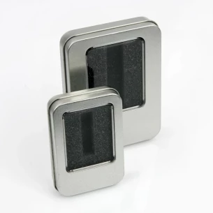 Caja metálica pequeña para lápiz de memoria