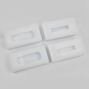 Caja de plástico para lápices de memoria
