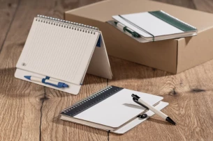 Cuaderno con renglón y bolígrafo REGALI - Azul marino