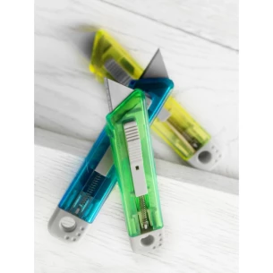Cuchillo para papel pintado con mecanismo de seguridad Rabel - verde claro